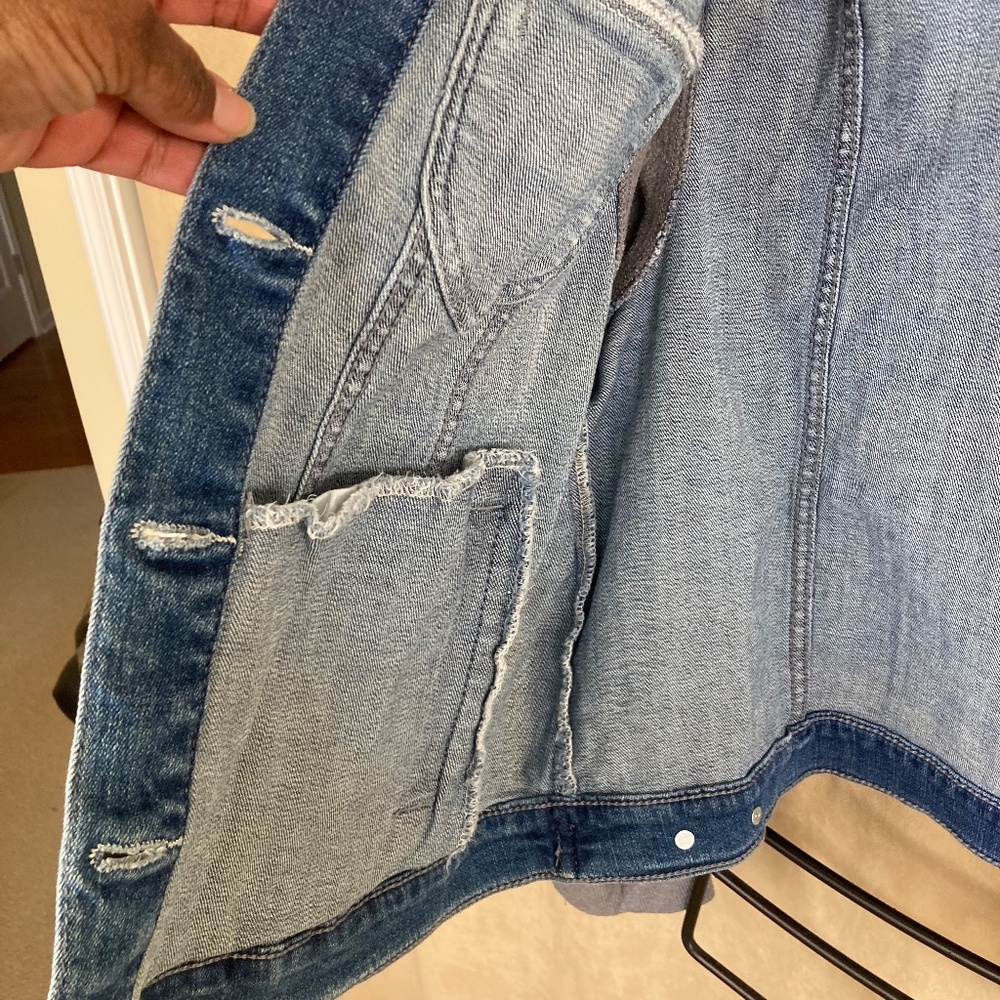 Torrid Trucker Jean Jacket with Fleece Sleeves Medium Wash, size 1X (14/… - Picture 14 of 14